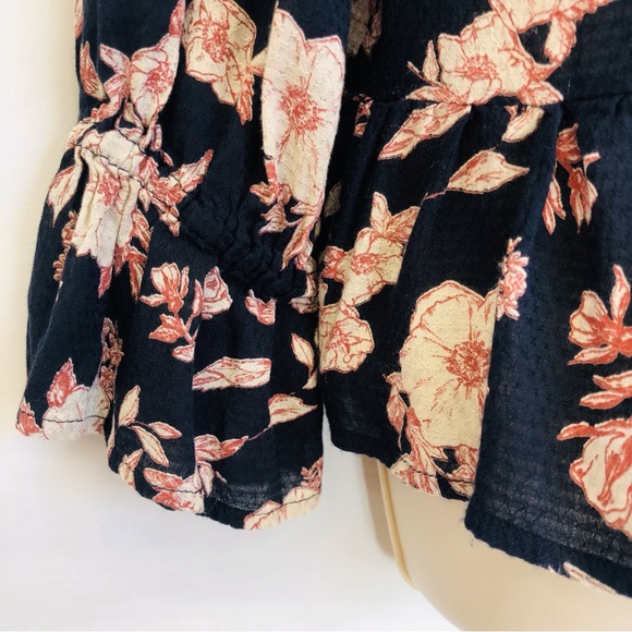 Jessica Simpson Navy Floral Popover Top - Picture 5 of 16